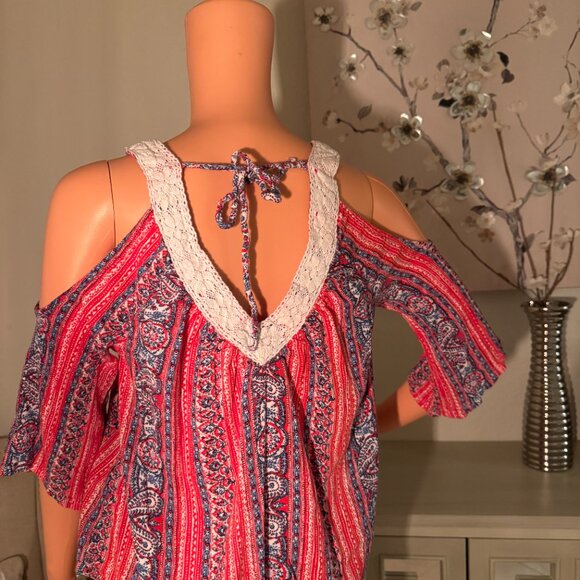 🌸 Hollister Paisley Cold-Shoulder Blouse – Red, White & Blue, Size Small 🌸 - Picture 5 of 5